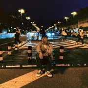Квітень